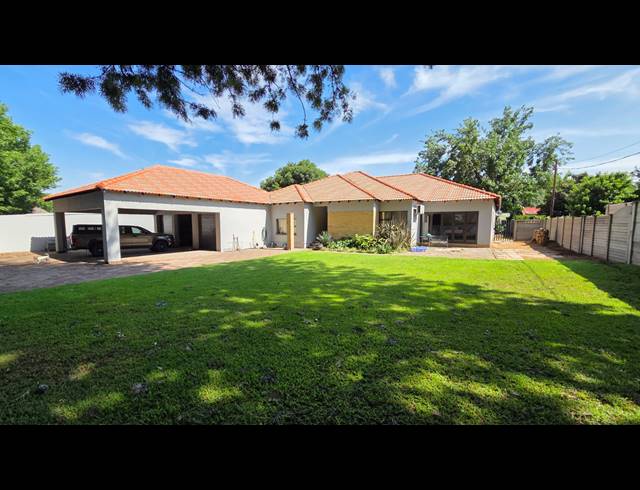 6 BEDROOM HOUSE FOR SALE IN SASOLBURG EXT 23